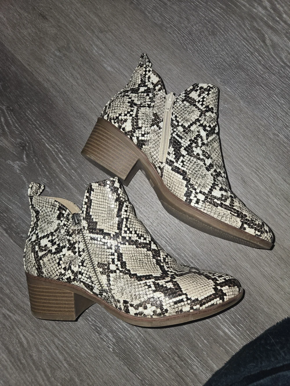 MIA eye catching